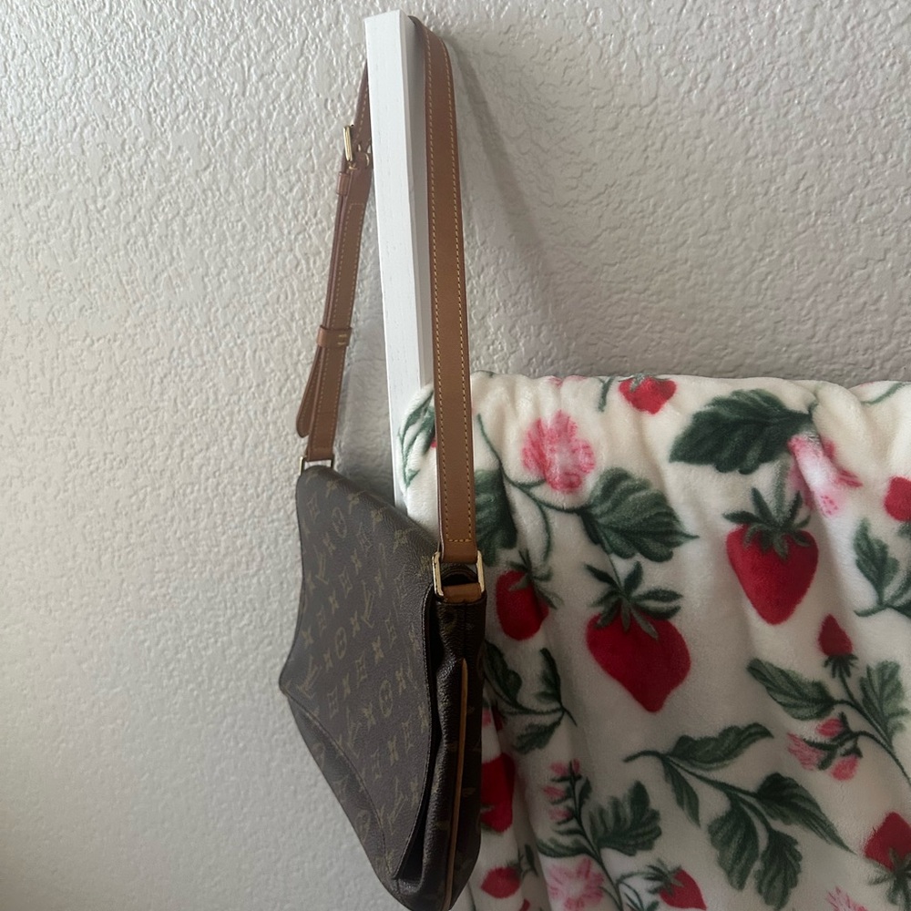 Louis Vuitton Monogram Musette Tango Bag - Picture 6 of 16